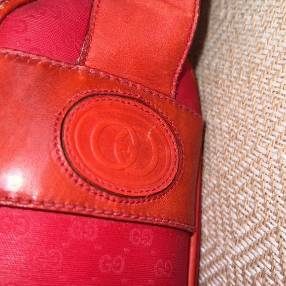 Gucci Red Shoulder Bag - Picture 4 of 13